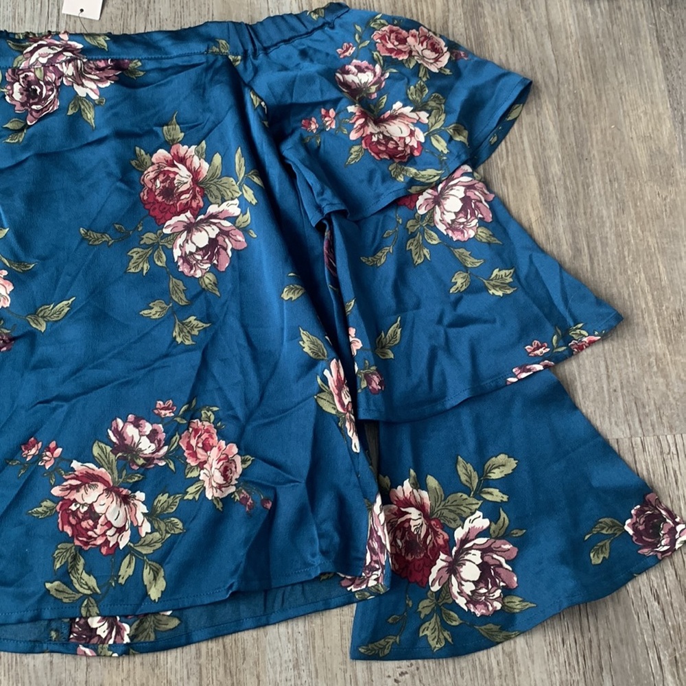 NWT! Francesca’s Miami off shoulder ruffle sleeve top - Picture 3 of 8